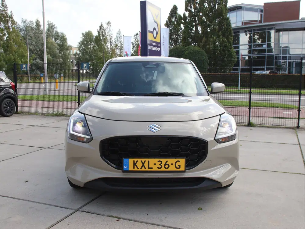 Suzuki Swift 1.2 Select Smart Hybrid Automaat uit 2025, foto 2