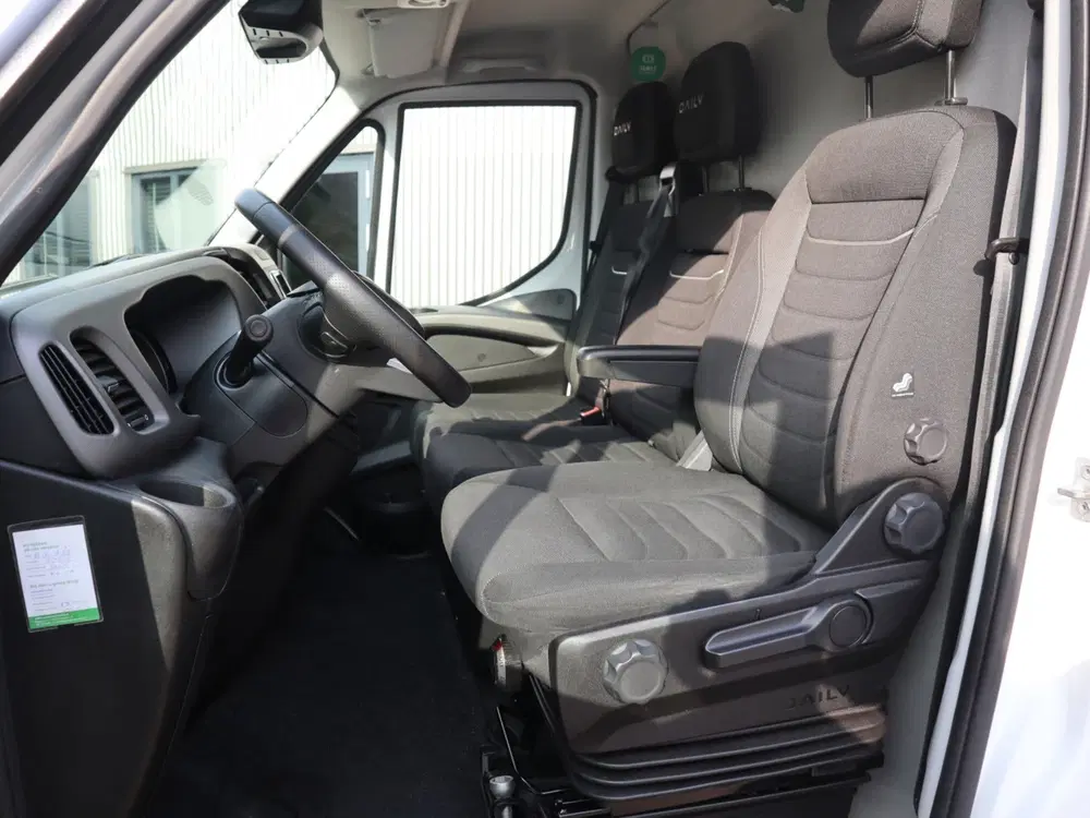 Iveco Daily 35S16V 2.3 Automaat uit 2022, foto 10