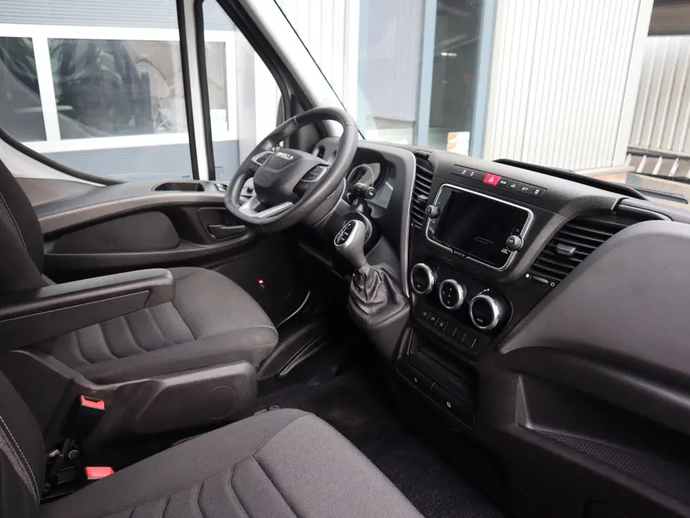 Iveco Daily 35S16V 2.3 Automaat uit 2022, foto 9