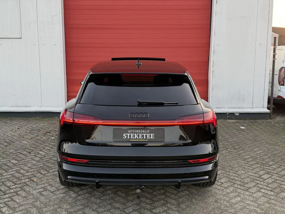 Audi e-tron 55 quattro S edition 95 kWh uit 2020, foto 11