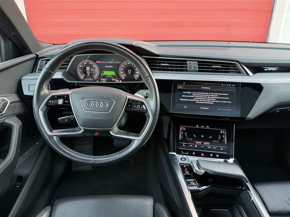 Audi e-tron 55 quattro S edition 95 kWh uit 2020, foto 14