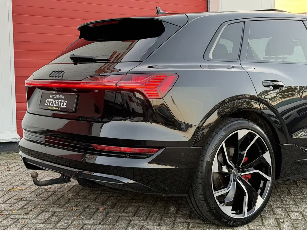 Audi e-tron 55 quattro S edition 95 kWh uit 2020, foto 9