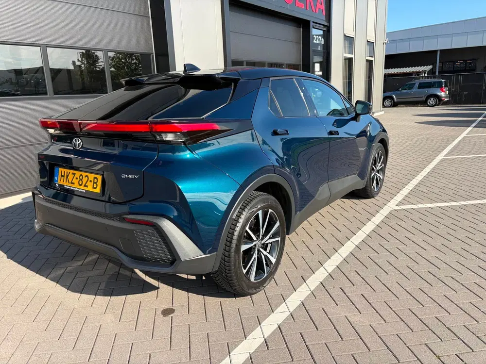 Toyota C-HR 1.8 Hybrid 140 Business Plus uit 2024, foto 3