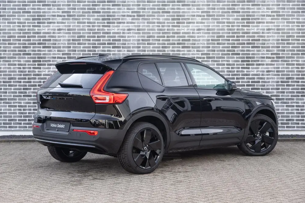 Volvo EX40 Single Motor Extended Range Plus Black Ed. uit 2026, foto 3