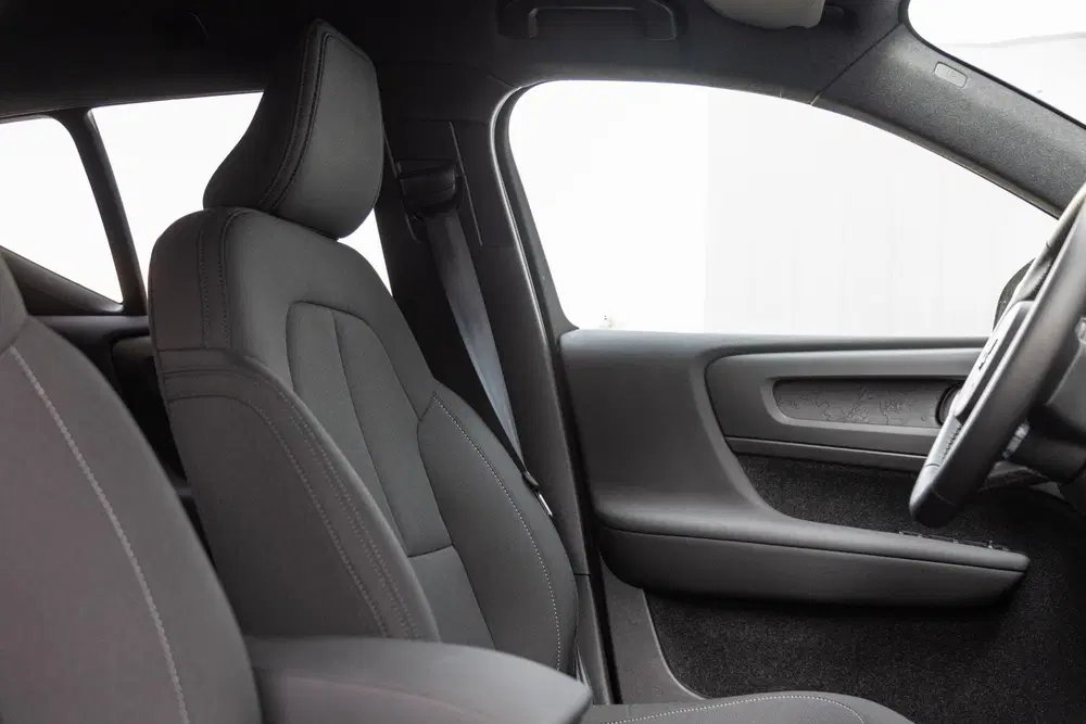Volvo EX40 Single Motor Extended Range Plus Black Ed. uit 2026, foto 8