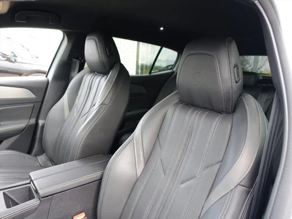Peugeot 408 1.6 Plug-In Hybrid 180PK e-EAT8 GT uit 2024, foto 14