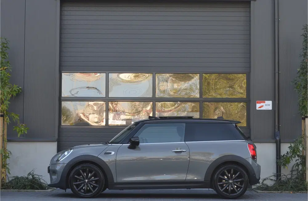 Mini Cooper 1.5 Cooper Summer Red Edition NAP uit 2020, foto 10