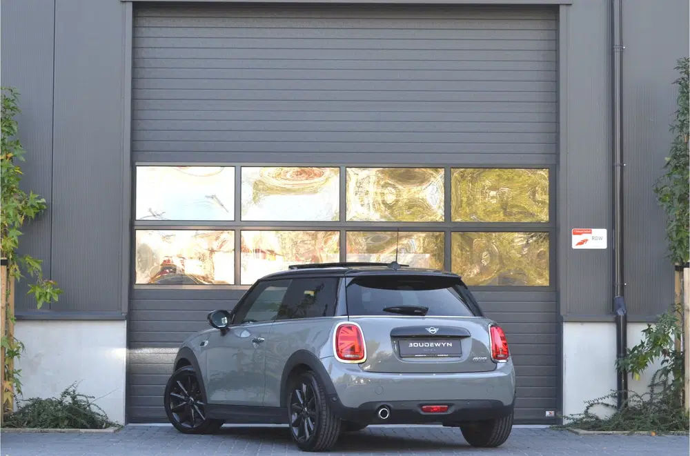 Mini Cooper 1.5 Cooper Summer Red Edition NAP uit 2020, foto 2