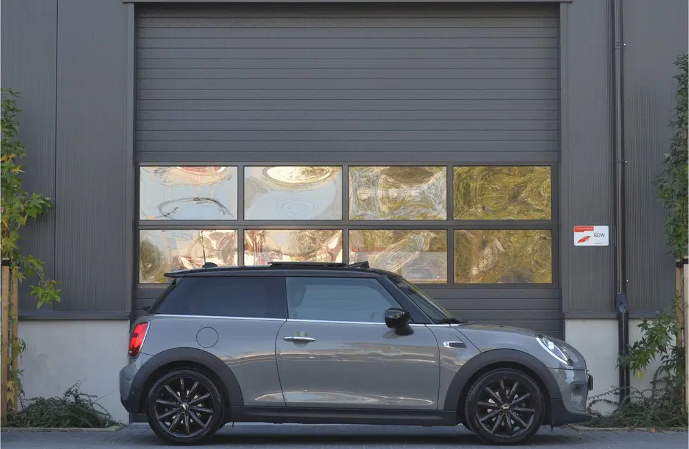 Mini Cooper 1.5 Cooper Summer Red Edition NAP uit 2020, foto 9
