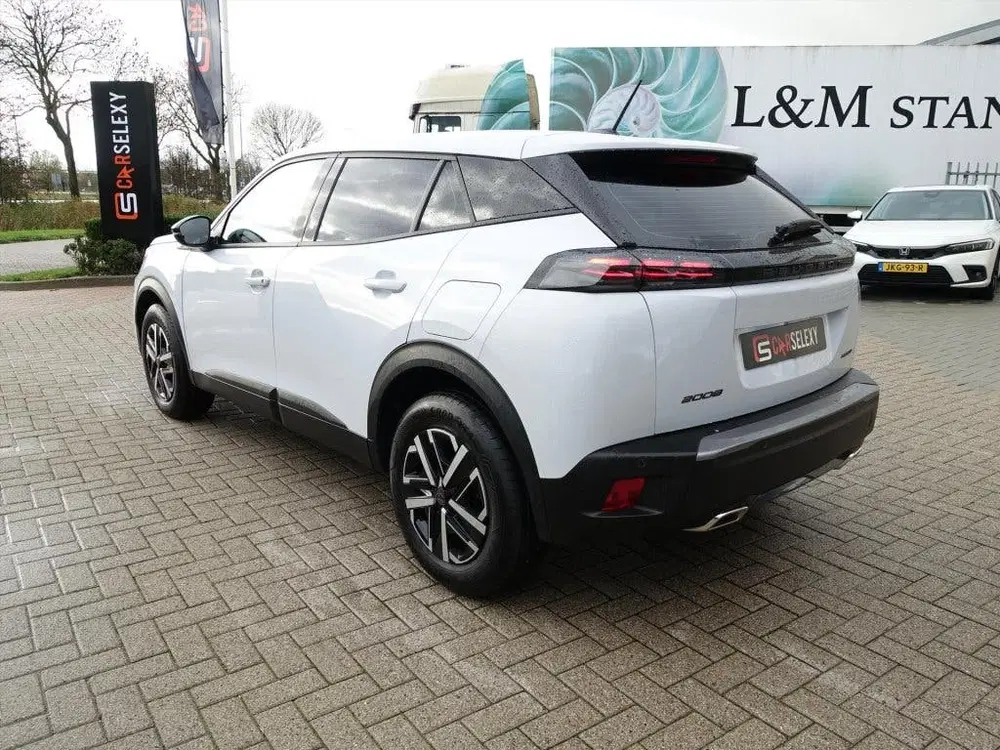 Peugeot 2008 1.2 Hybrid 145pk e-DCS6 Style uit 2025, foto 3