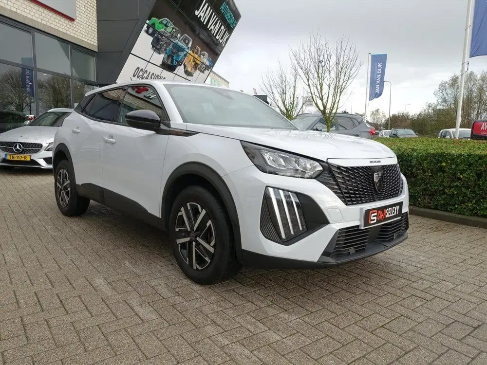 Peugeot 2008 1.2 Hybrid 145pk e-DCS6 Style uit 2025, foto 7