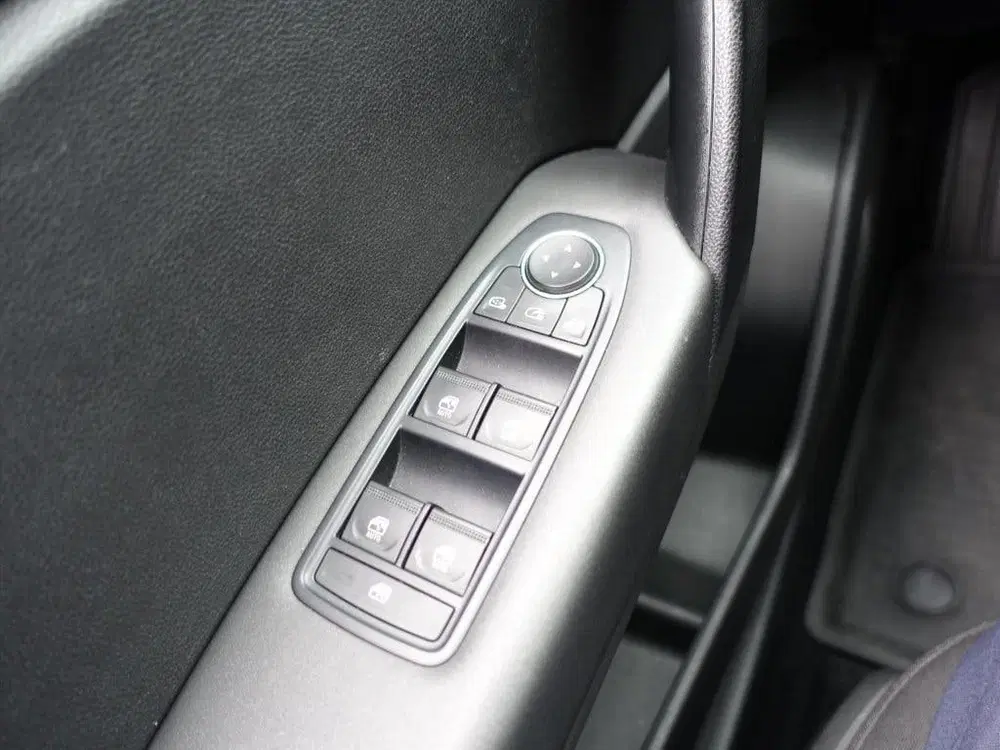 Renault Captur TCe 101pk Life 4 SEIZOENENBANDEN uit 2020, foto 15