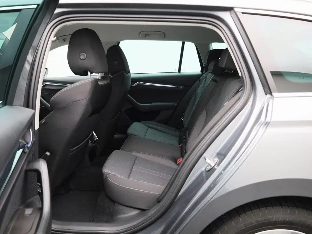 Skoda Octavia 1.4 TSI iV PHEV Business Edition uit 2024, foto 10