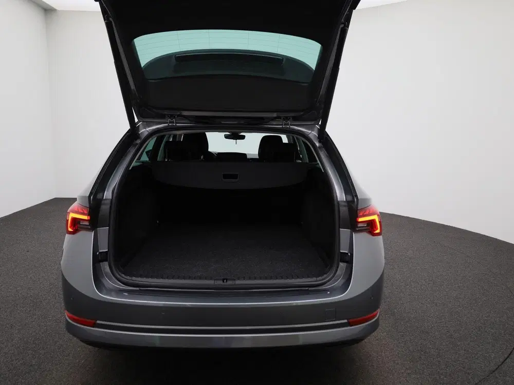 Skoda Octavia 1.4 TSI iV PHEV Business Edition uit 2024, foto 11