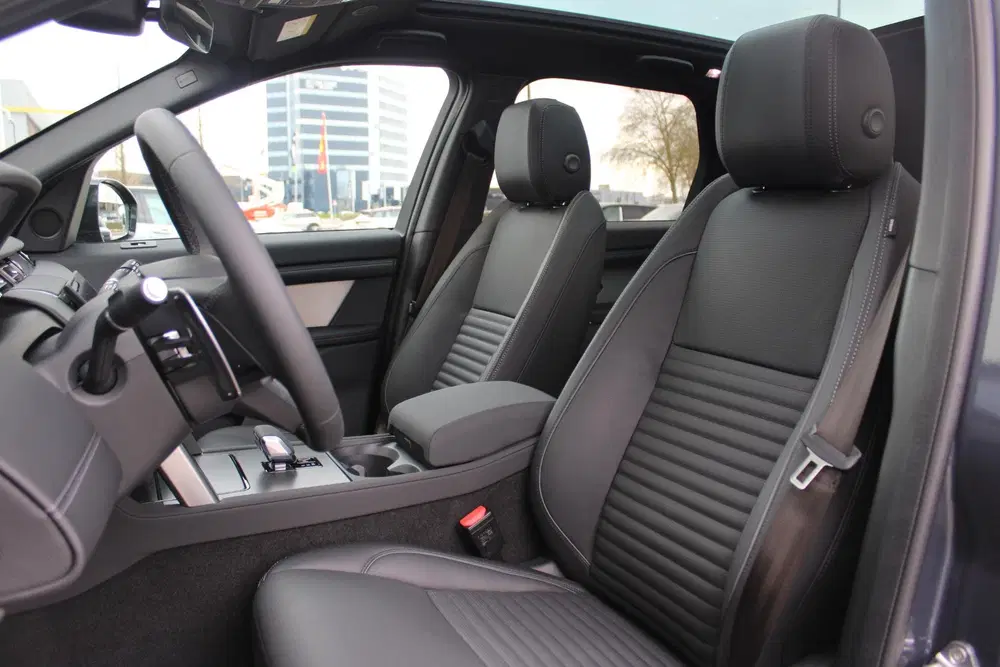 Land Rover Discovery Sport P270e Dynamic SE uit 2025, foto 4