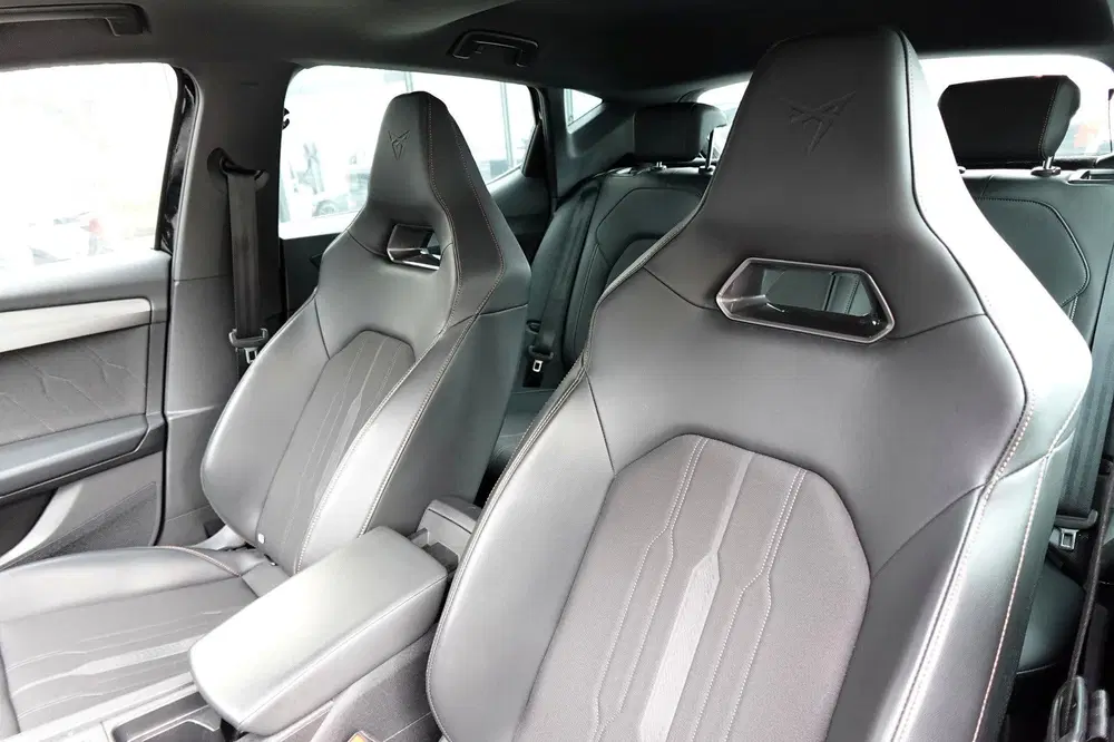 Cupra Leon 1.4 e-Hybrid VZ Adrenaline PANO MATRIX KEY uit 2021, foto 6