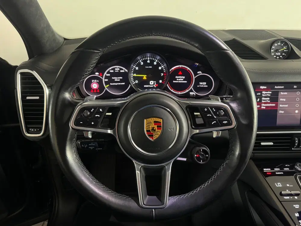 Porsche Cayenne 3.0 E-Hybrid Pano uit 2022, foto 13