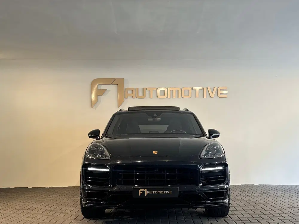 Porsche Cayenne 3.0 E-Hybrid Pano uit 2022, foto 2
