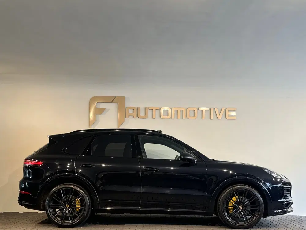 Porsche Cayenne 3.0 E-Hybrid Pano uit 2022, foto 9