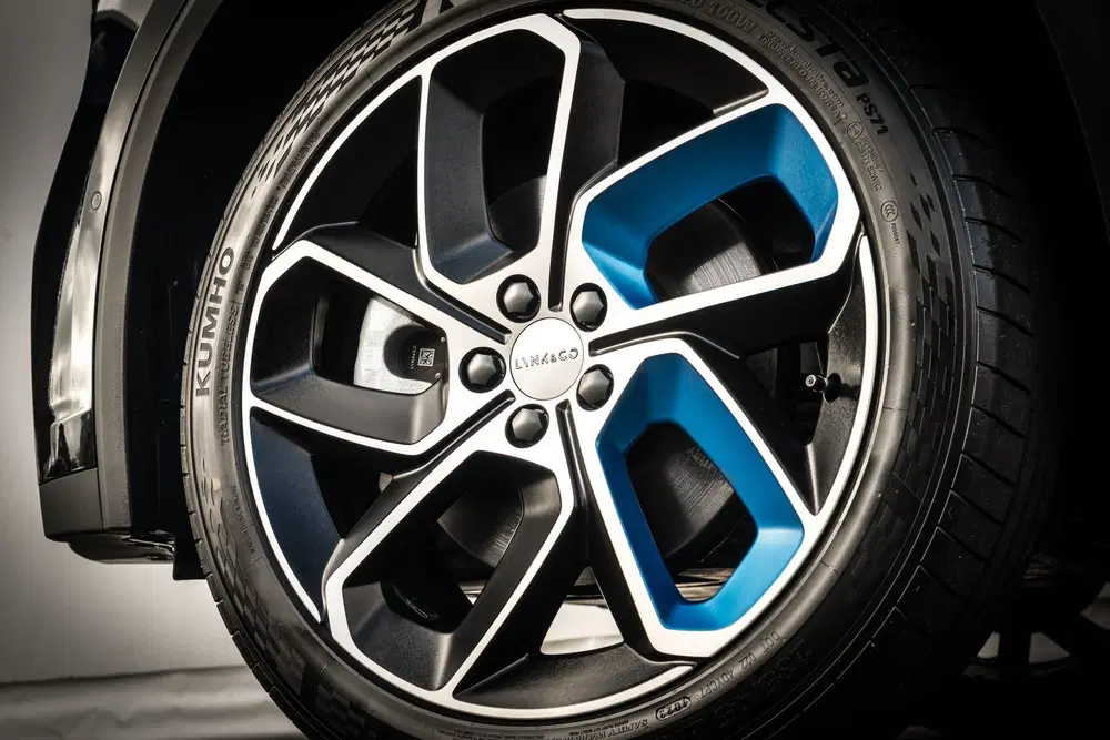 Lynk & Co 01 1.5 Plug-in Hybrid 262 Pk uit 2023, foto 12