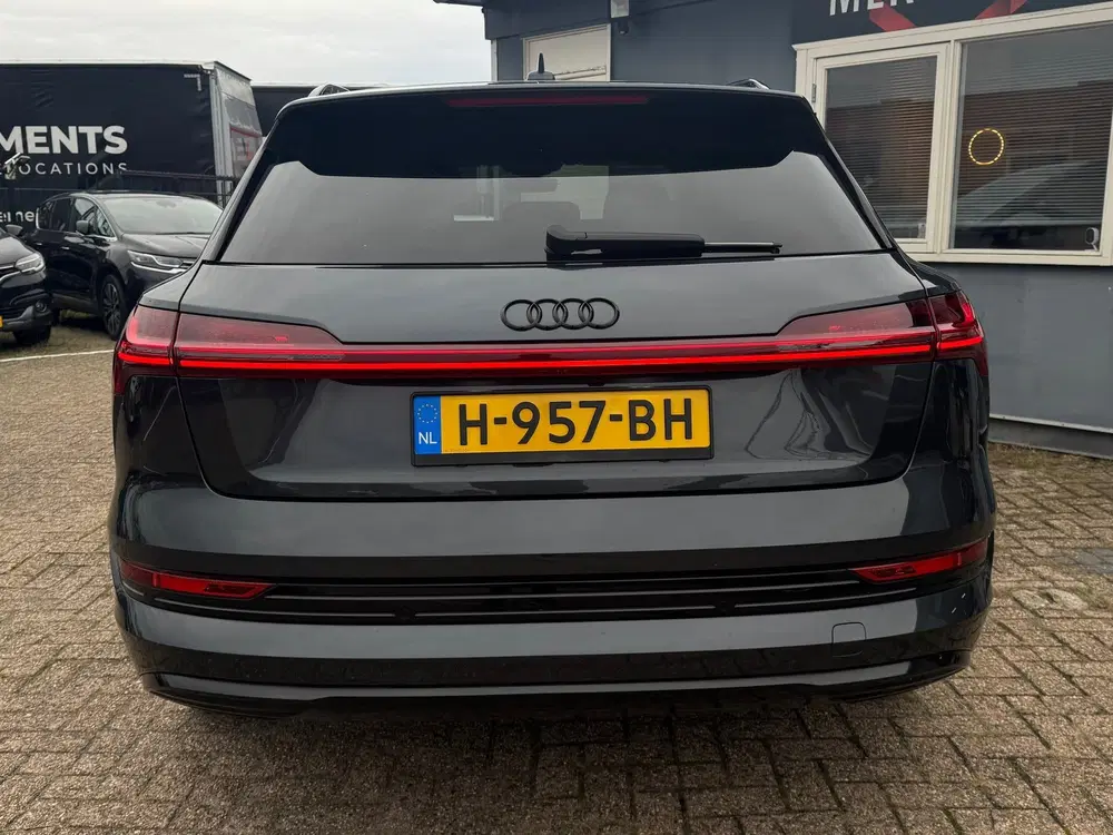 Audi e-tron E-tron 50 quattro Launch edition 71 kWh uit 2019, foto 4