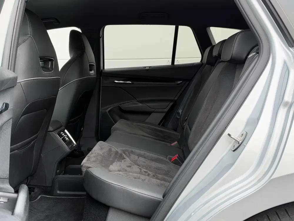Skoda Enyaq 60 Sportline uit 2024, foto 7