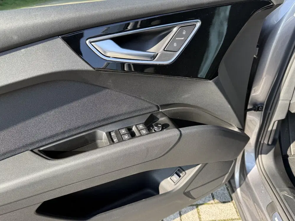 Audi Q4 e-tron 40 S edit. uit 2023, foto 12