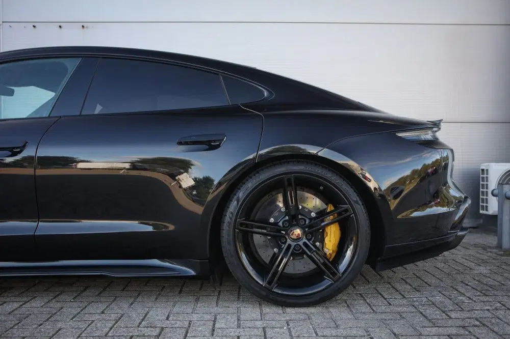 Porsche Taycan Turbo S uit 2020, foto 8