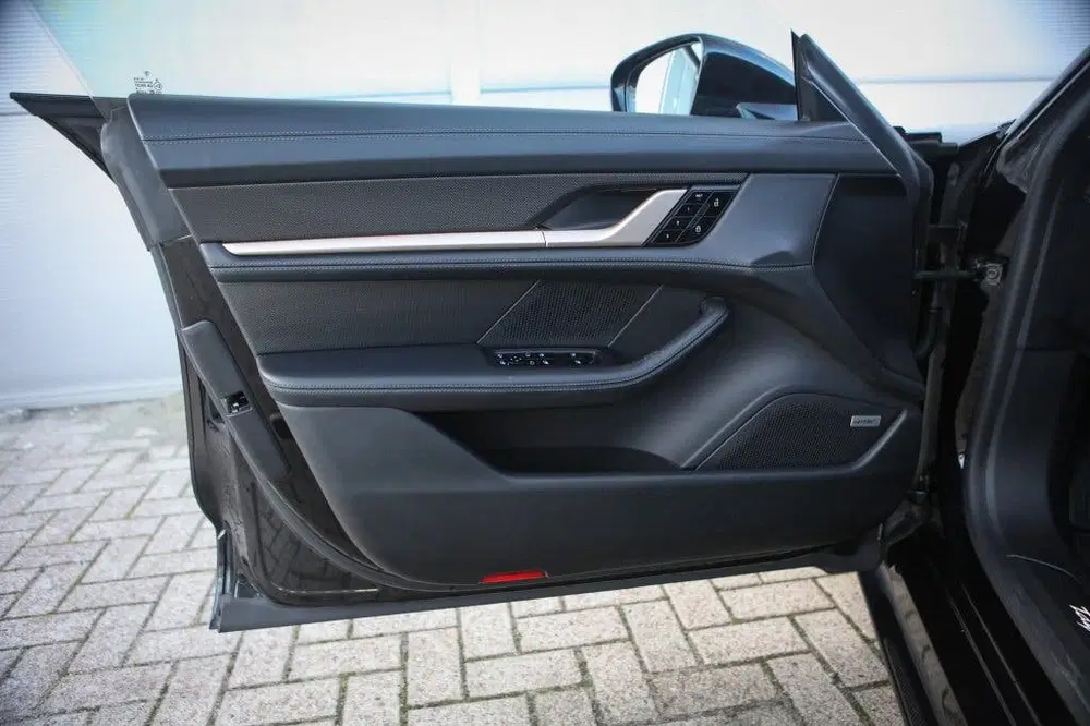 Porsche Taycan Turbo S 93 kWh uit 2020, foto 13