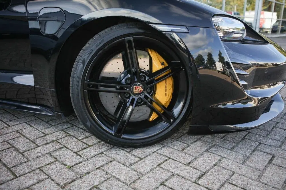 Porsche Taycan Turbo S 93 kWh uit 2020, foto 2