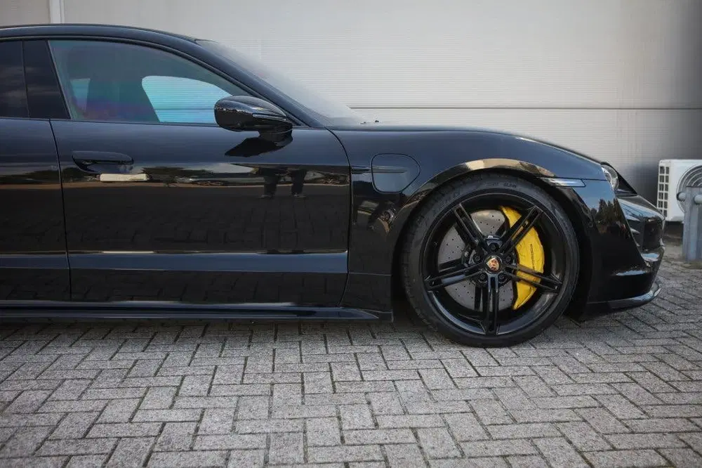 Porsche Taycan Turbo S 93 kWh uit 2020, foto 4