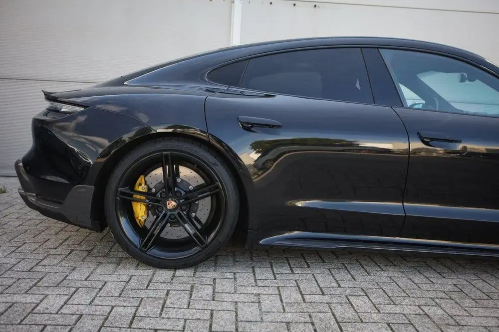 Porsche Taycan Turbo S 93 kWh uit 2020, foto 5