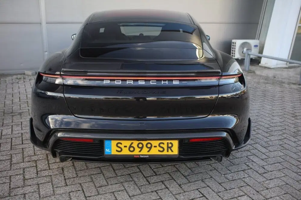 Porsche Taycan Turbo S 93 kWh uit 2020, foto 9