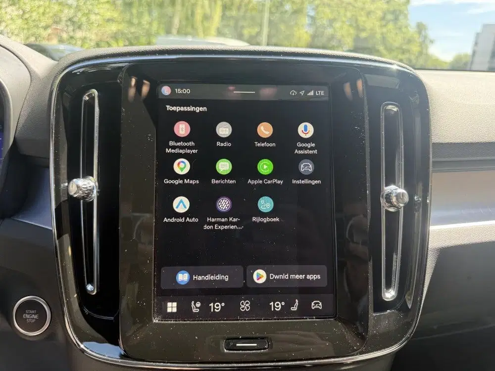 Volvo XC40 B4 Plus Dark uit 2024, foto 14
