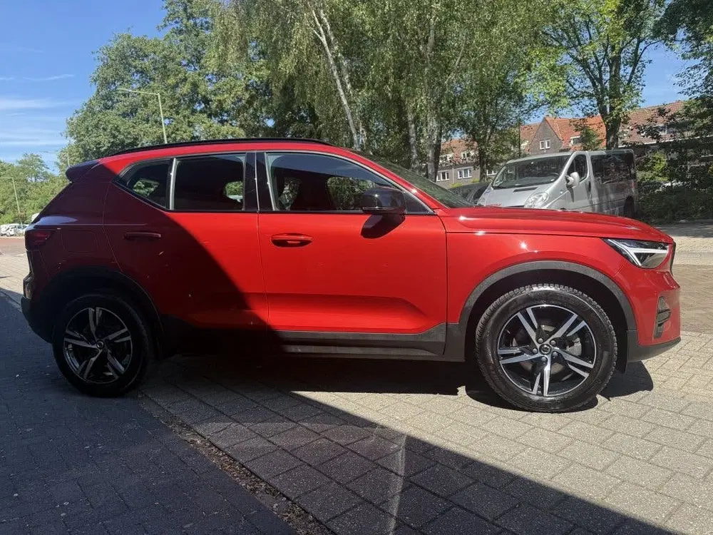 Volvo XC40 B4 Plus Dark uit 2024, foto 6