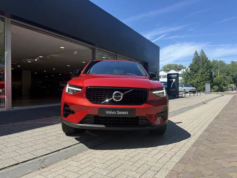 Volvo XC40 B4 Plus Dark uit 2024, foto 8