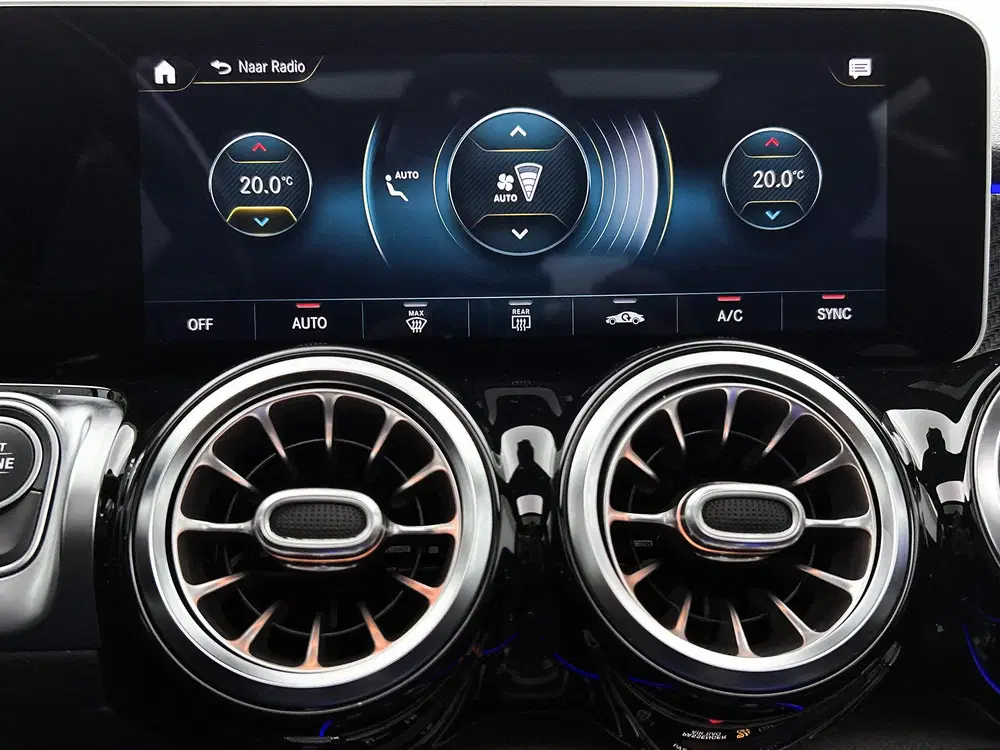 Mercedes-Benz GLB 180 Business Solution AMG uit 2021, foto 11