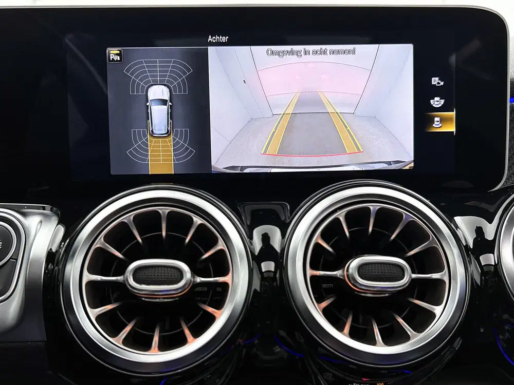 Mercedes-Benz GLB 180 Business Solution AMG uit 2021, foto 9