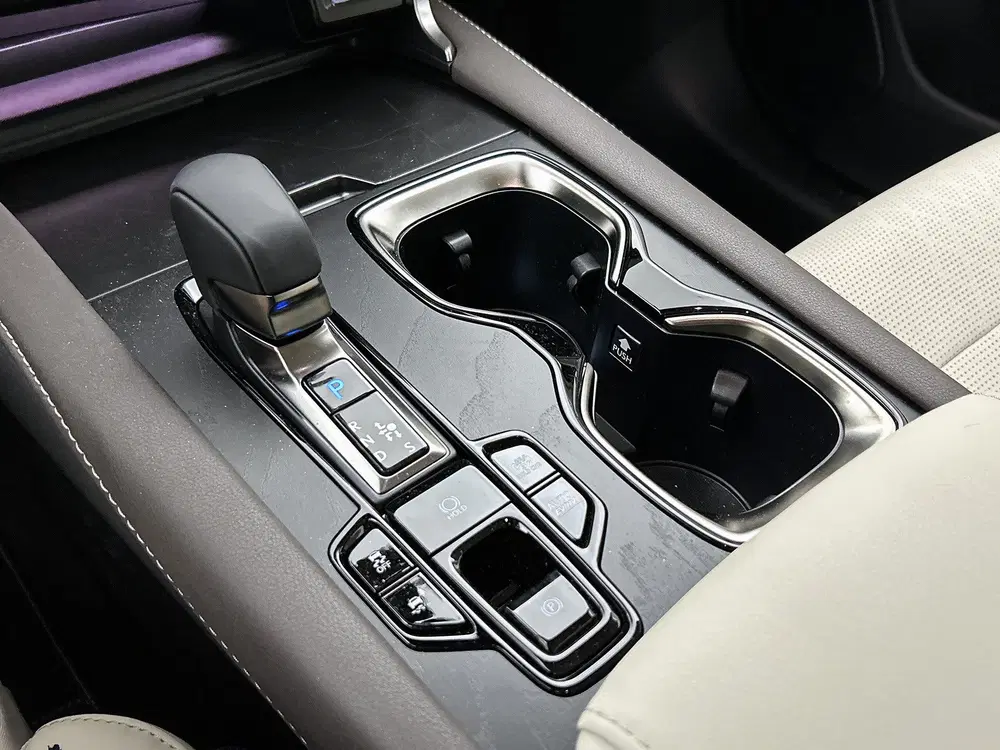 Lexus RX 450h+ Plug-in Hybrid President Line uit 2026, foto 12