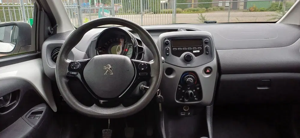 Peugeot 108 1.0 e-VTi Active airco bluetooth 1e eigena uit 2020, foto 12