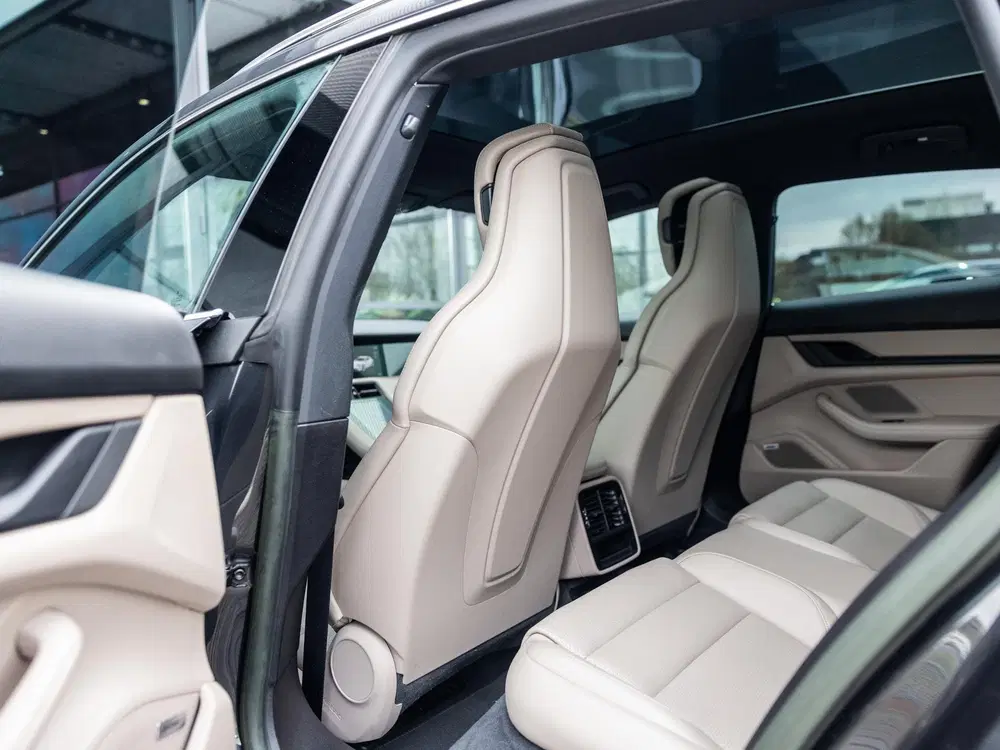 Porsche Taycan Sport Turismo 79 kWh uit 2022, foto 14