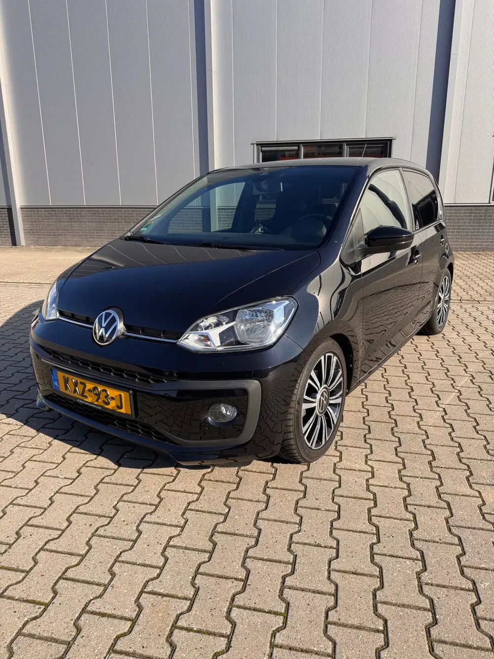 Volkswagen up! 1.0 60PK 5D BMT 2020 Zwart uit 2020