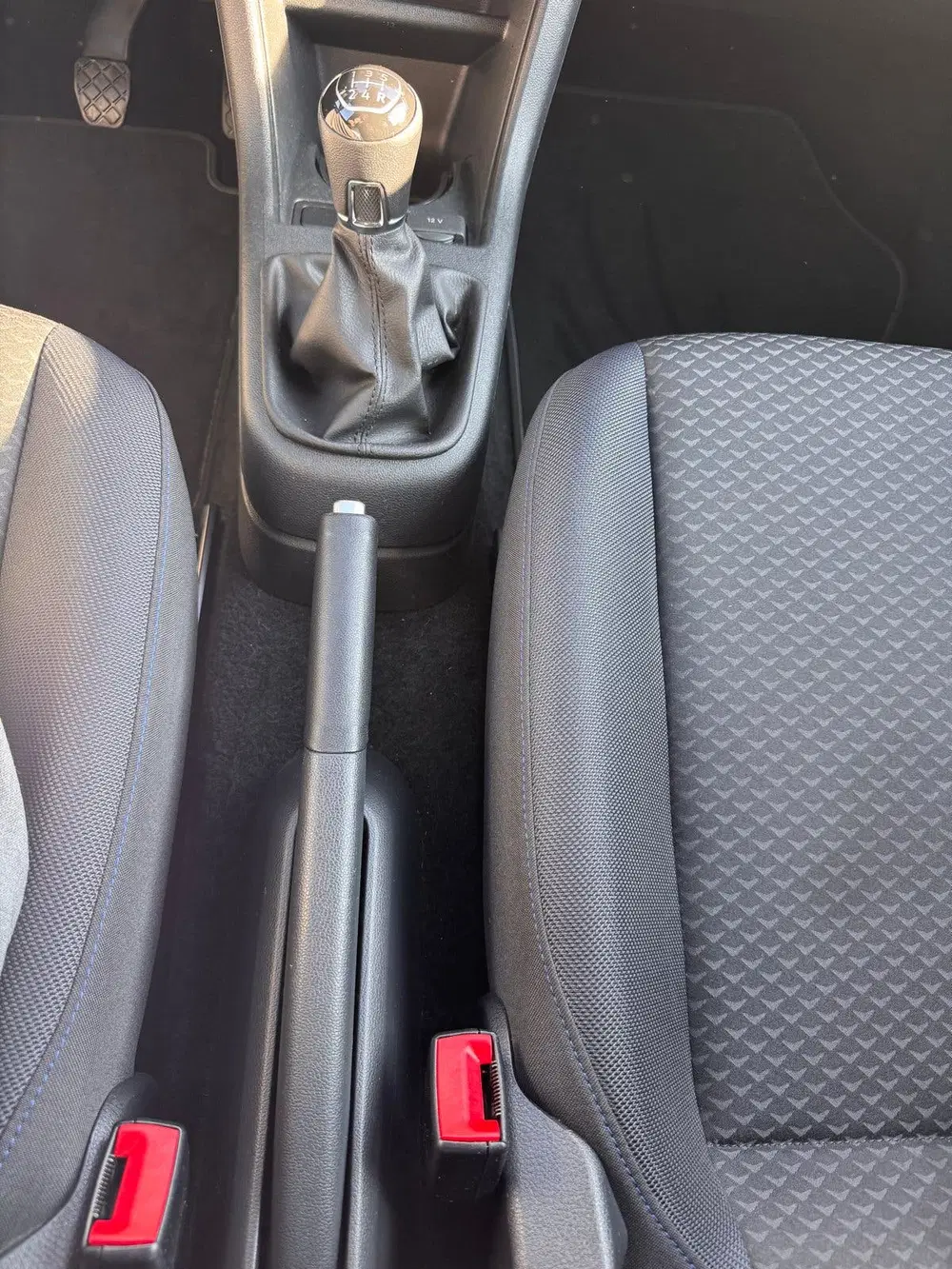 Volkswagen up! 1.0 60PK 5D BMT 2020 Zwart uit 2020, foto 12