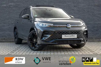 Volkswagen Tiguan 1.5 eHybrid R-Line Edition Panoramdak uit 2024
