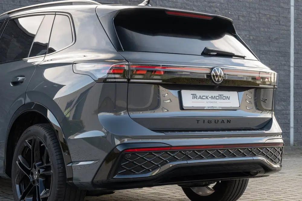 Volkswagen Tiguan 1.5 eHybrid R-Line Edition Panoramdak uit 2024, foto 14
