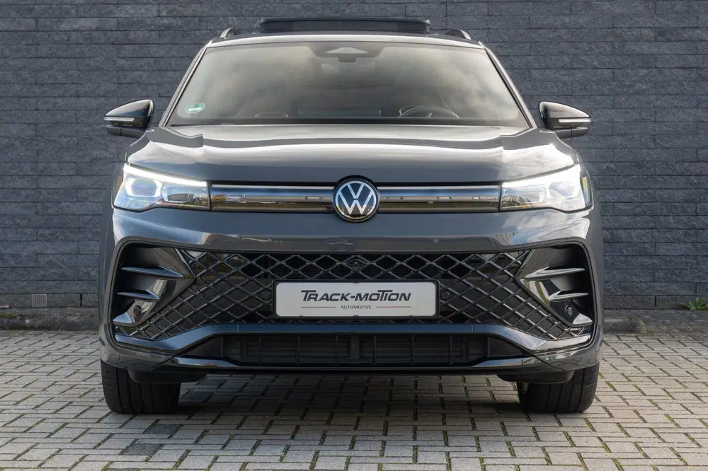 Volkswagen Tiguan 1.5 eHybrid R-Line Edition Panoramdak uit 2024, foto 4