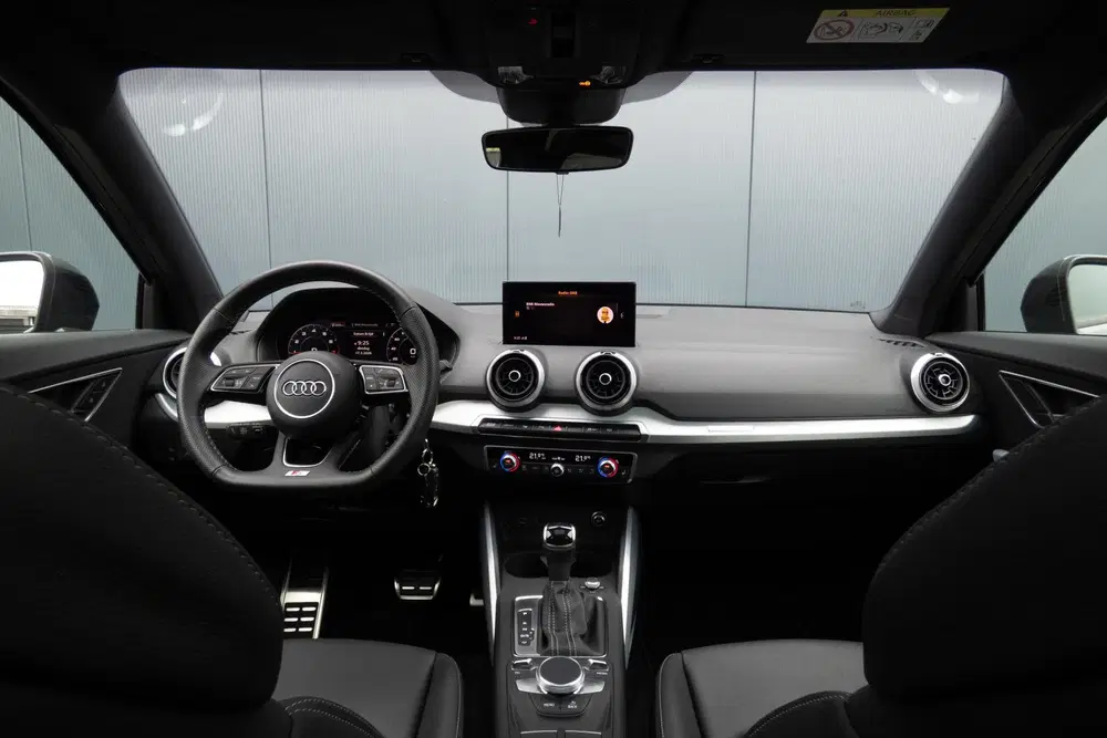 Audi Q2 35 TFSI S Edition uit 2023, foto 7