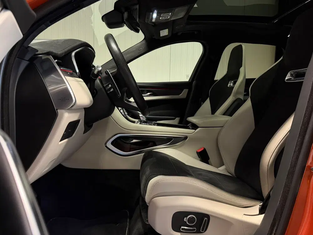 Jaguar F-Pace 5.0 P550 V8 SVR Speciale lak SVO Ultra Met uit 2021, foto 9