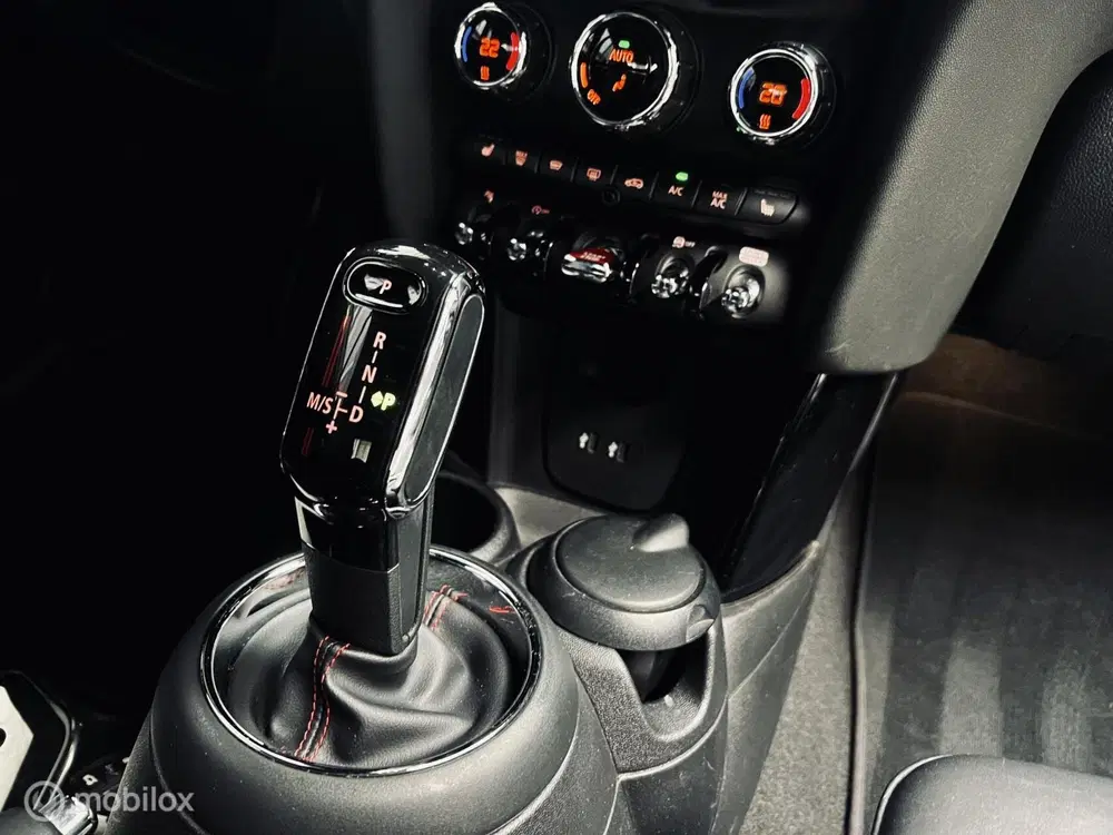 Mini Cabrio 2.0 Cooper S uit 2020, foto 14