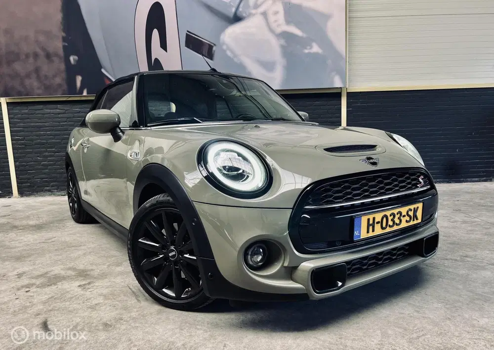 Mini Cabrio 2.0 Cooper S uit 2020, foto 6